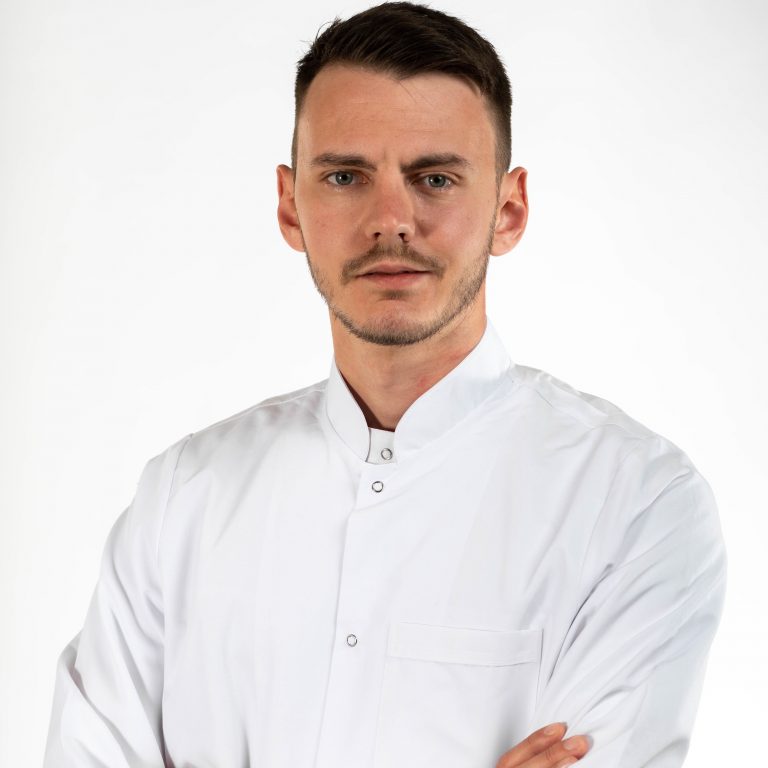 Д-р Стоименов: Белезите от акне имат решение